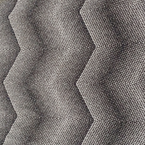 5/$25 Lularoe Irma Tunic Top Small Black White Gray - Picture 3 of 5